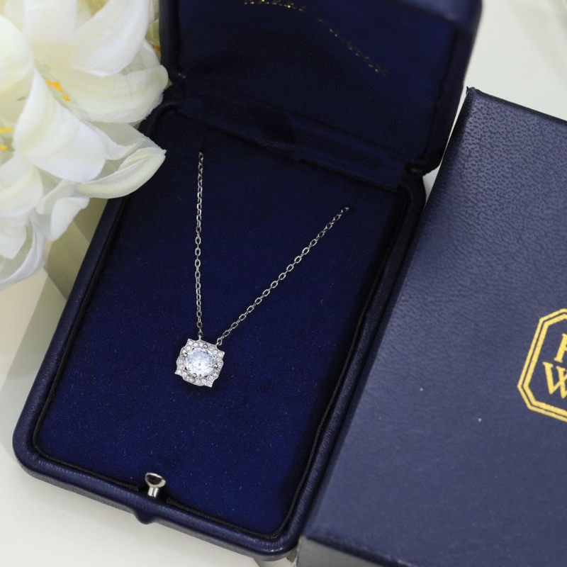 HARRY WINSTON